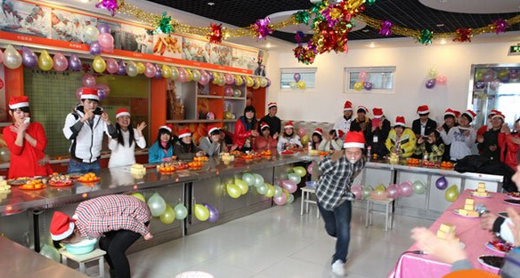 ʥ������������